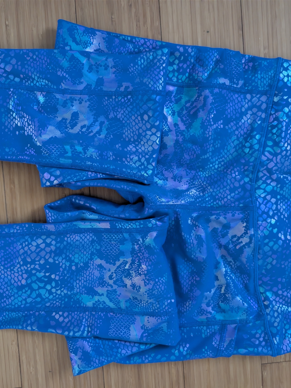 Blue Patterned CVG Capris - Small - Picture 3 of 3